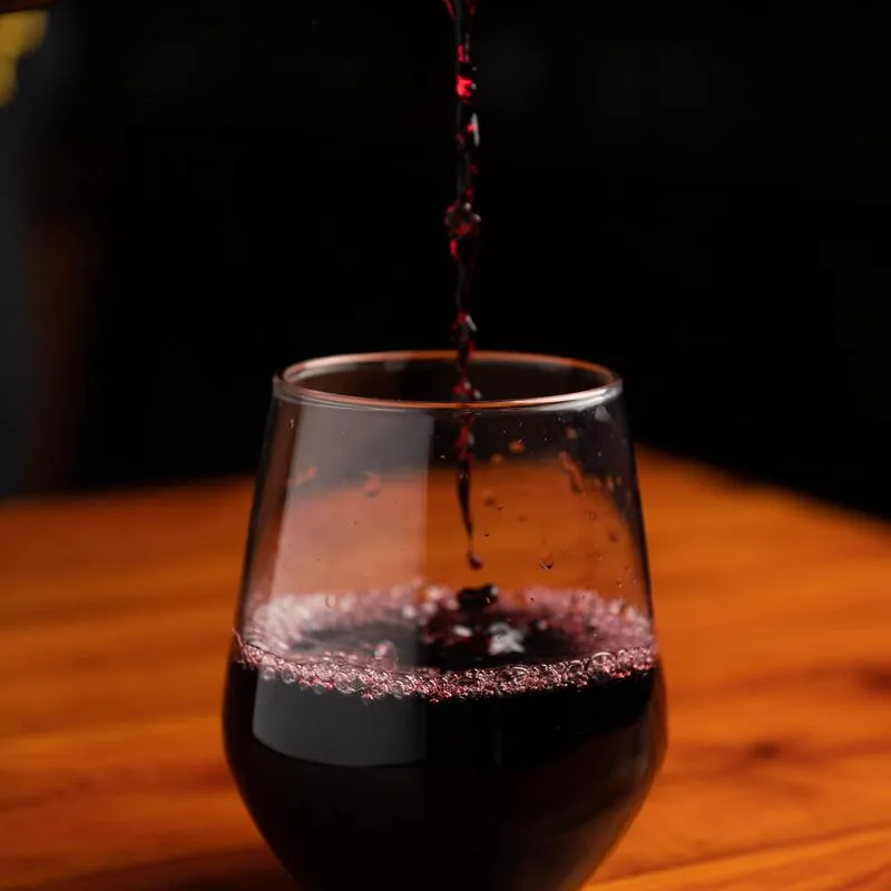 Red wine pour