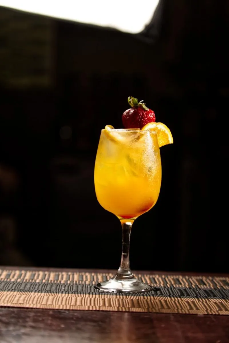 White sangria with fresh fruit
