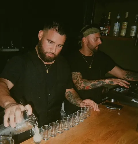 Tomorrowland, bar