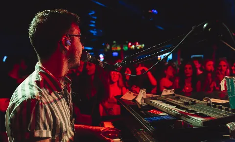 Live music bar