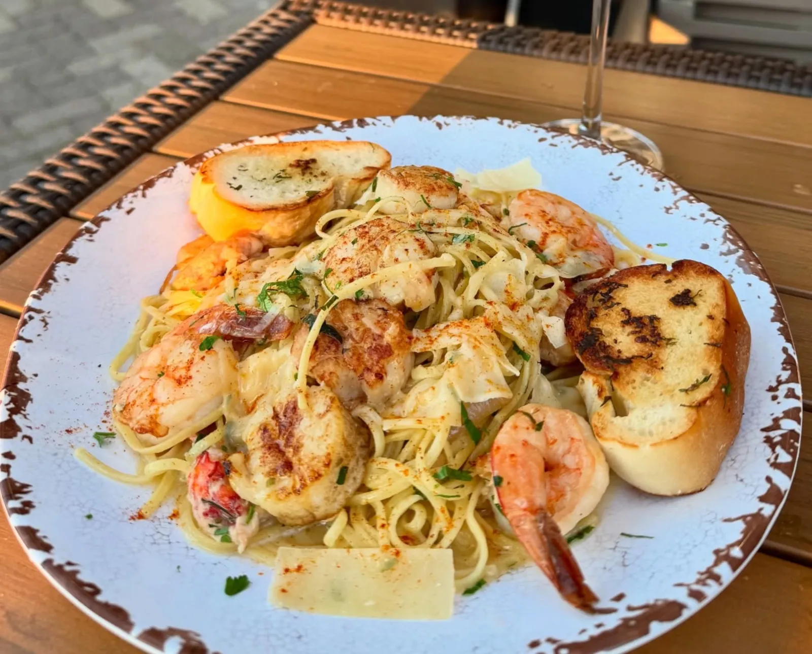 - Lefty's Oyster & Seafood Bar