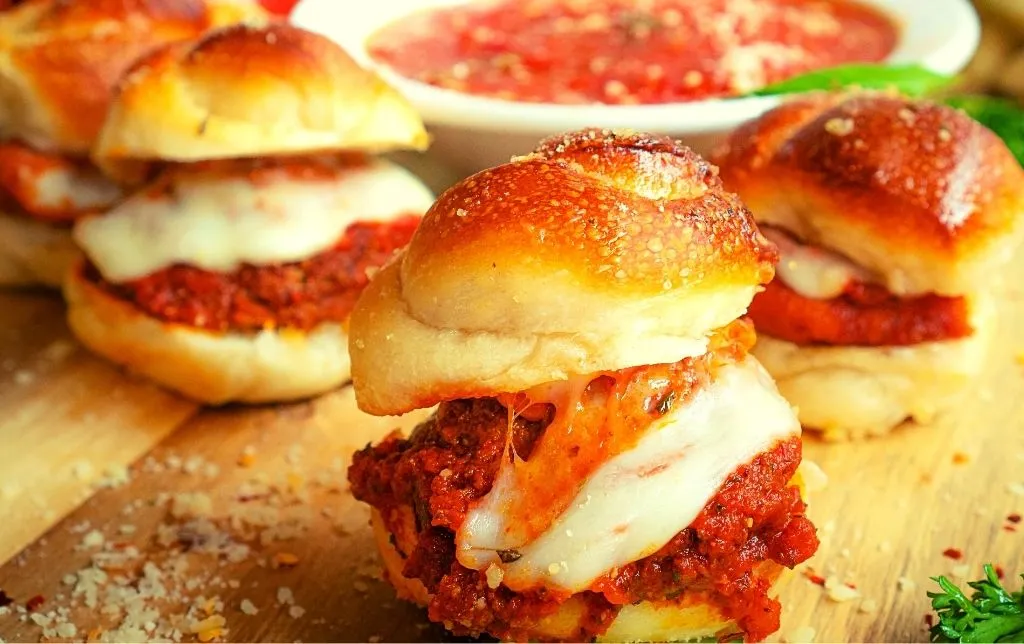 Red Tomato Pizza