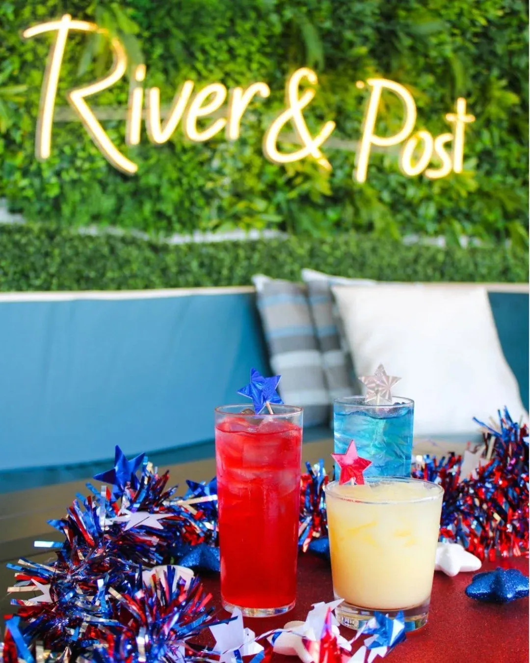 🇺🇸 This year, we're taking our Fourth of July celebration to new heights with an exclusive rooftop experience.

Enjoy live music, festive cocktails, and breathtaking views of the fireworks from one 