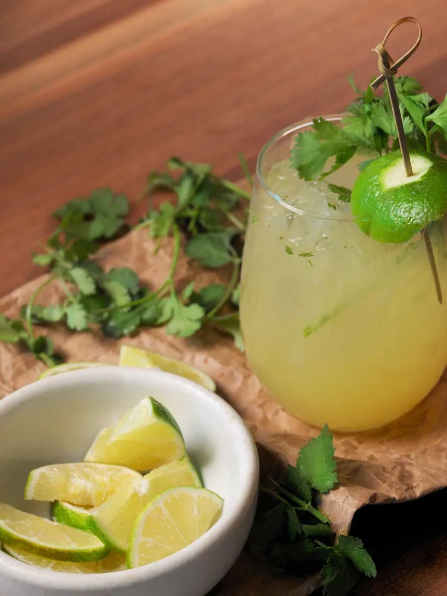 Cocktail And Limes Vert