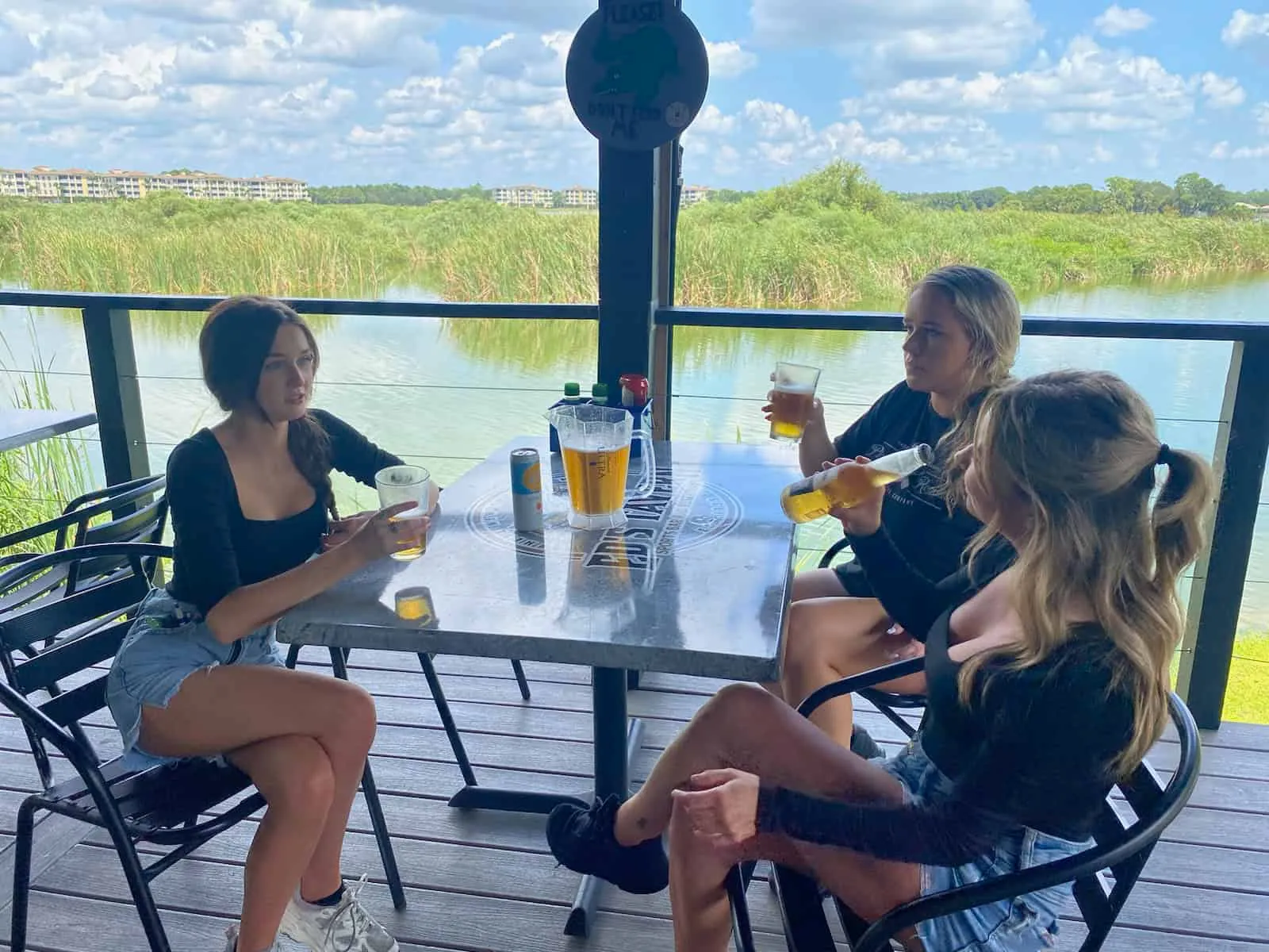 Ed's Tavern Sports Bar and Restaurant