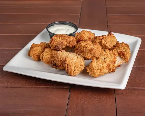 Red Pelican Bar & Hookah Lounge, food