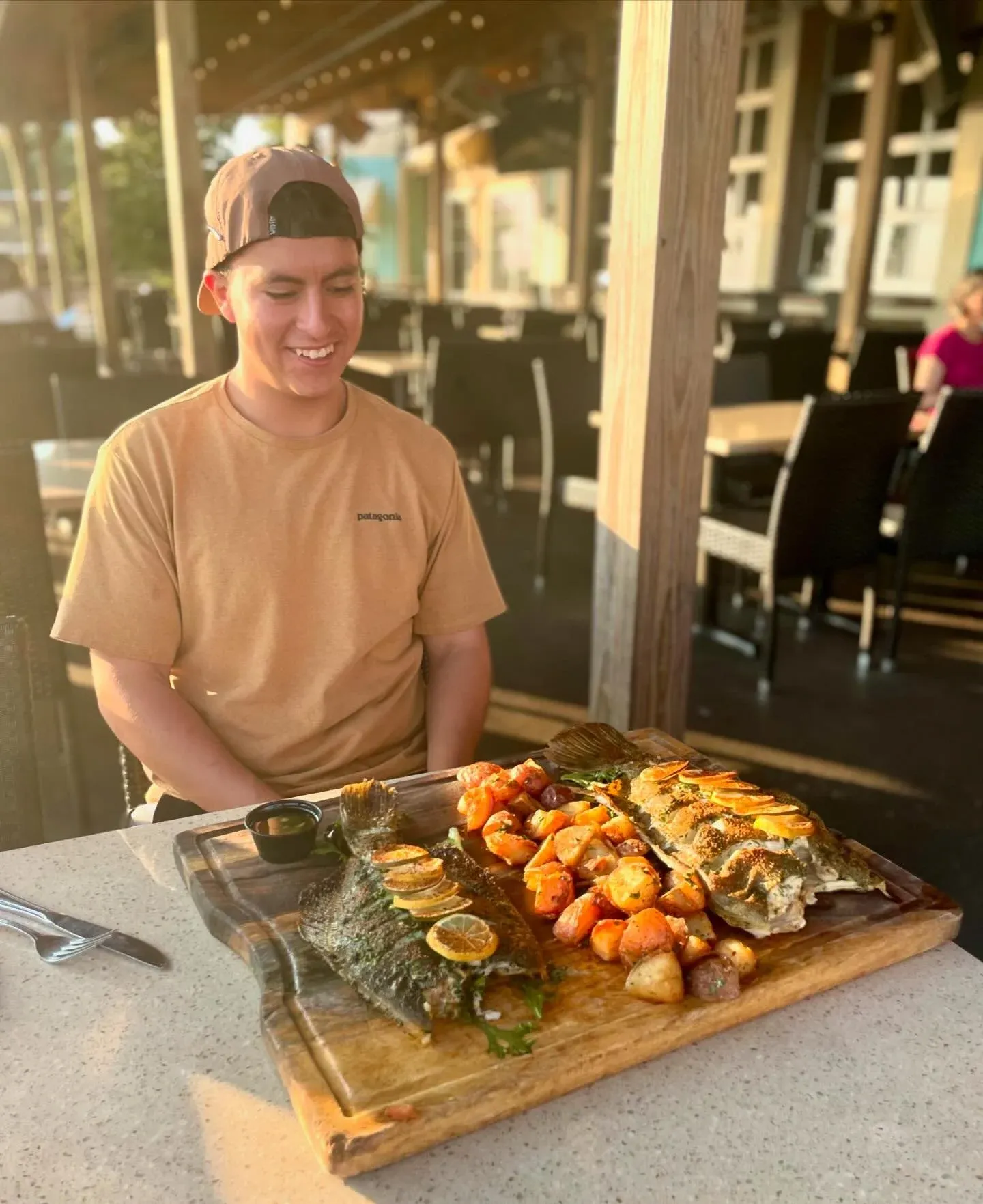 When the Hook &amp; Cook hits the table🔥🔥

#hookandcook #freshseafood #seafoodlovers #waterfrontdining #destinflorida #emeraldcoast #destinfl #yum