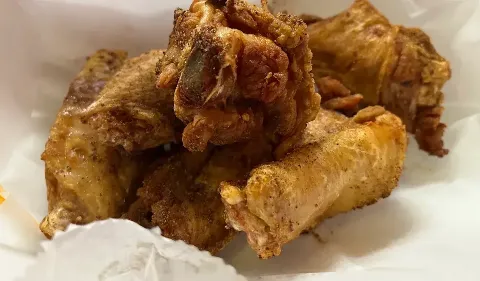 CHICKEN WINGS