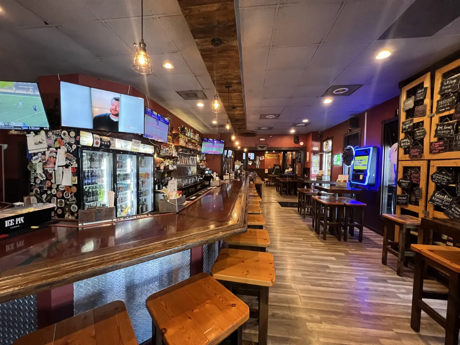 Johnny's Taphouse and Grill