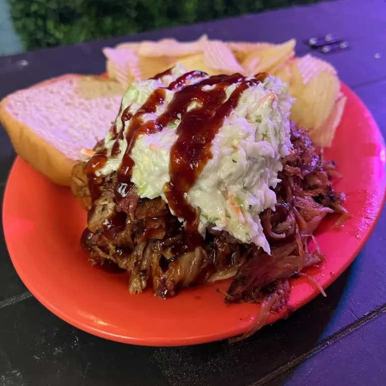 Salty Sisters Bar & Grill