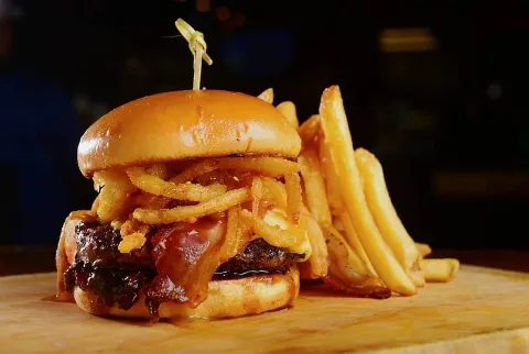 Ed's Tavern, food