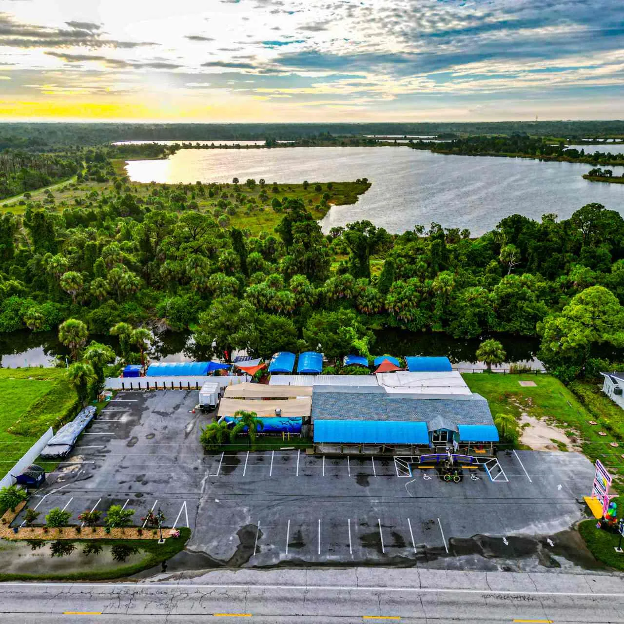Silver Dolphin Restaurant & Country Store
