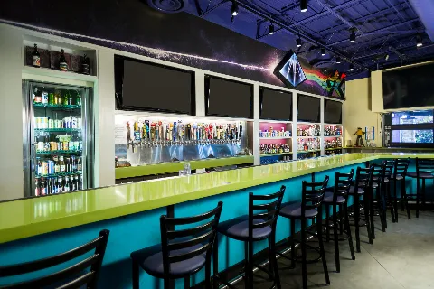 Mellow Mushroom restaurant bar