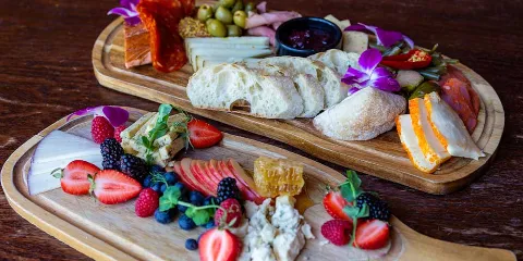 28 North, food