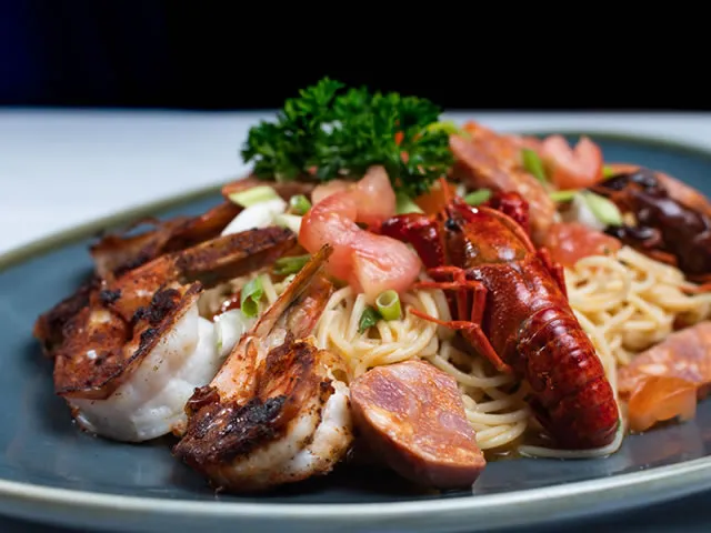Light-seafood-waterfront-lobster2Light-seafood-waterfront-lobster2