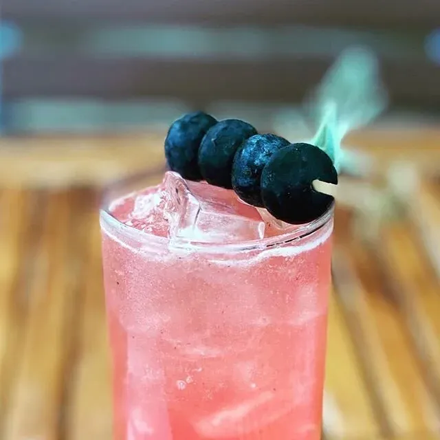 If you need a refresh, we got u boo.
The Refresh is vodka, sweet vermouth, house citrus, simple, blueberries, sage, &amp; ginger ale. #getfresh #stayfresh #craft