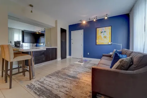 Sagamore King Suite living room