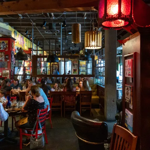 Cafe Tu Tu Tango, interior
