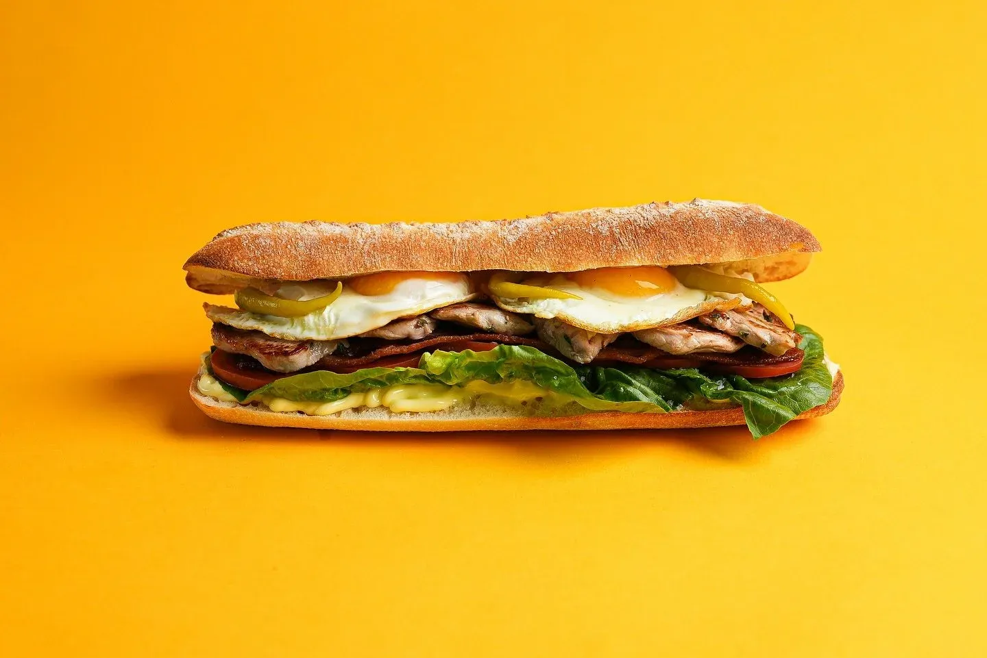 Chivito

pork loin, bacon, egg, lettuce, tomato, pickled spicy Basque green pepper, mozzarella, alioli, sliced tomato, little gem

#bocatas #barceloneta #meflipa #miami #sandwich