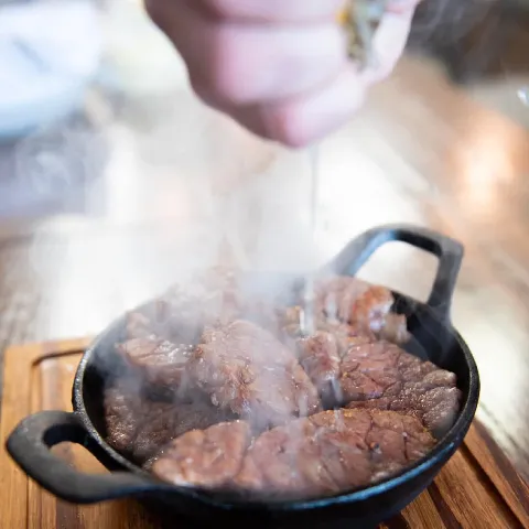 A little lemon with your Mollejas! 
This cast iron dish of sweet breads paired with toast, house Chimichurri, and salad is one you can find at either L&amp;T locations. 

#lettuceandtomato #northmiami