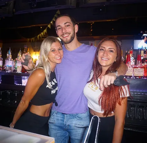 FL's Bar & Lounge, unknown