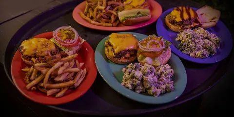 Salty Sisters Bar & Grill, unknown