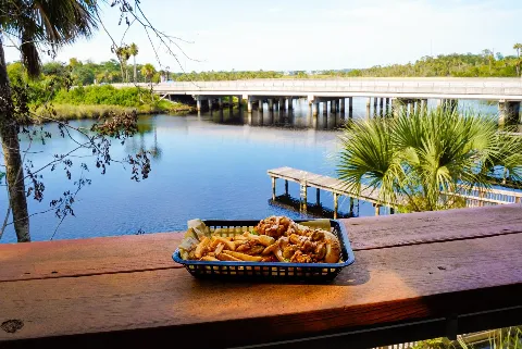 Three Toed Pete's, food