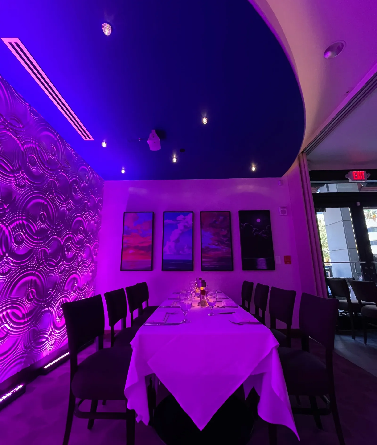 Element Steak Seafood Pasta & Element Lounge