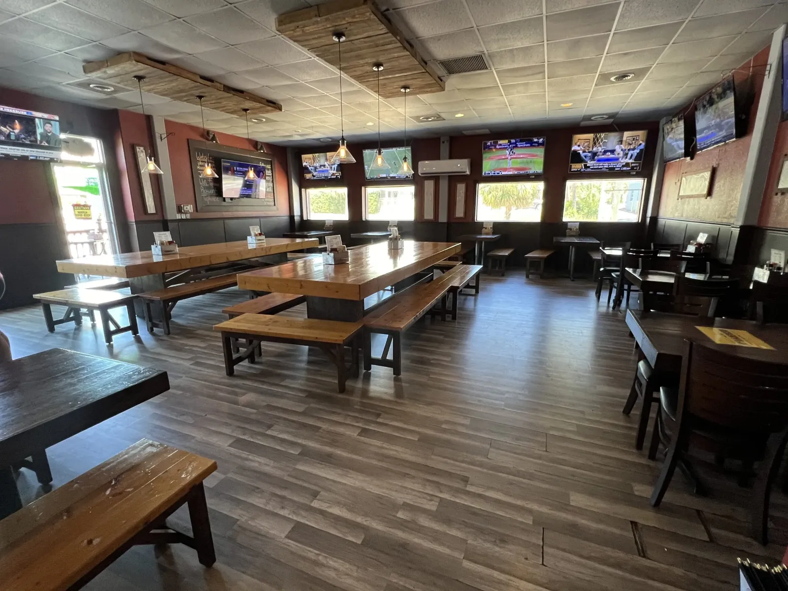 Johnny's Taphouse and Grill