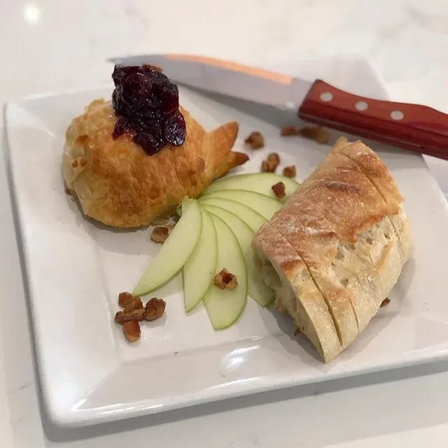 🎵Sweet dreams are made of cheese, who am I to disa-Brie?🎵 ~
~
~
#bakedbrie #cheeseislife #cheeselover #wineandcheese #foodpuns #foodiegram #hey30a #30alife #30aeats #sowal #yum #smallplates #newmenu