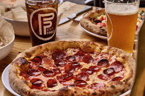 Flippers Pizza Co in Reunion in Davenport FL