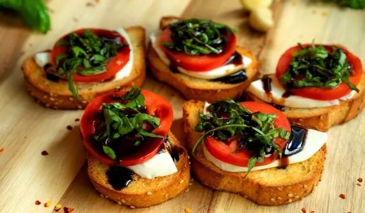 Red Tomato Pizza