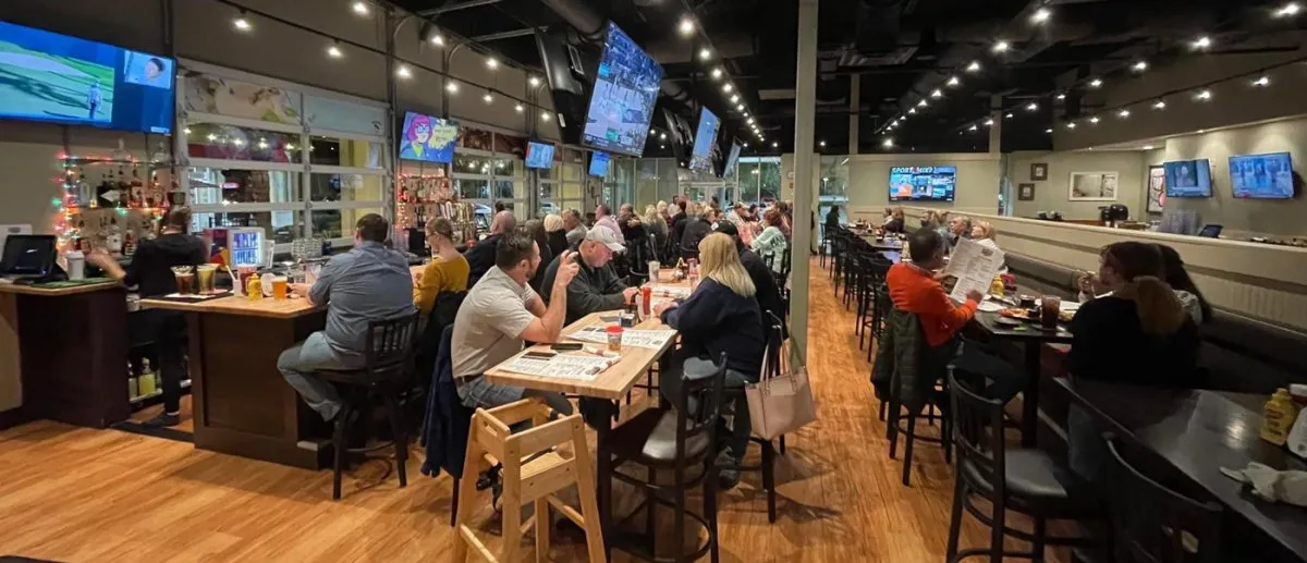 Top Dawg Tavern Jacksonville Offers an All-Day Good Time Vibe!