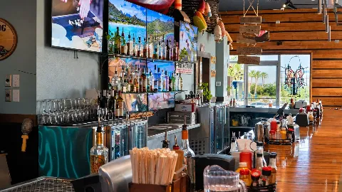 Jazzys Mainely Lobster & Seafood, bar