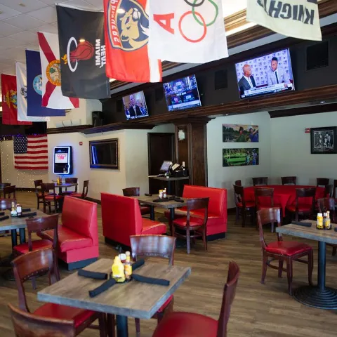 Hole 19 interior, seating area, booths, t.v.'s