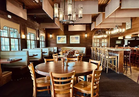 Tap Room at Dubsdread, interior