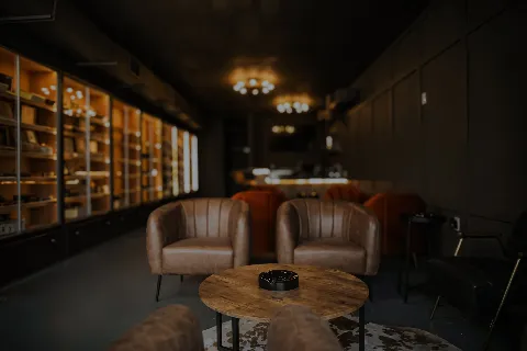 Estate Cigars & Social, unknown