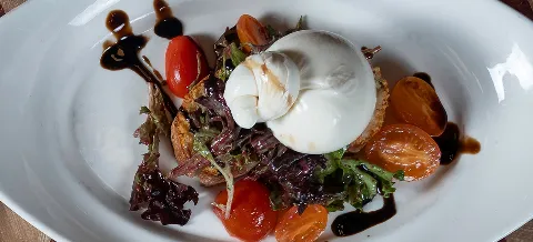 plate of fresh salad at cafe largo